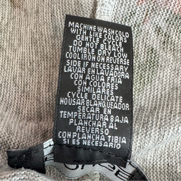 Rouge Collection Floral Sleeveless Gray Knit Long Length Cardigan Duster - Picture 6 of 6